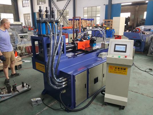 Machine de perforation de tubes en acier à trois cylindres