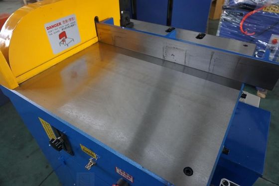 Machine de découpe de barres de canaux en aluminium réglées par commutateur de pied L455 pour diverses applications