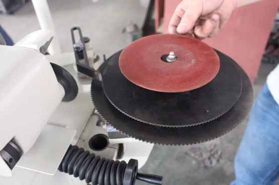 Machine de meulage de lame de scie circulaire 1.25KW Aiguiseur de couteau de précision