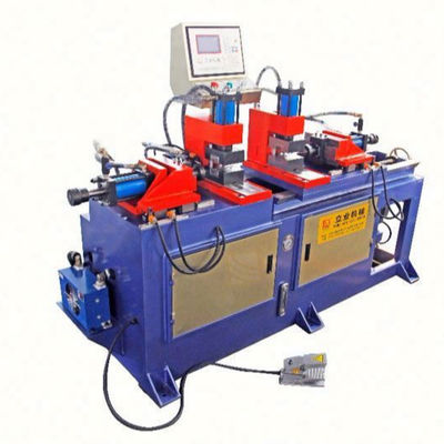 Machine de formage de tuyaux à cinq stations à extrémité de tuyau à course prolongée